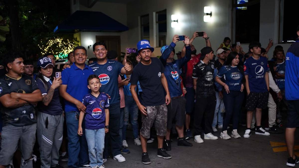 Banderazo: locura de Motagua, Chauder presente, abuelita y show previo a la final