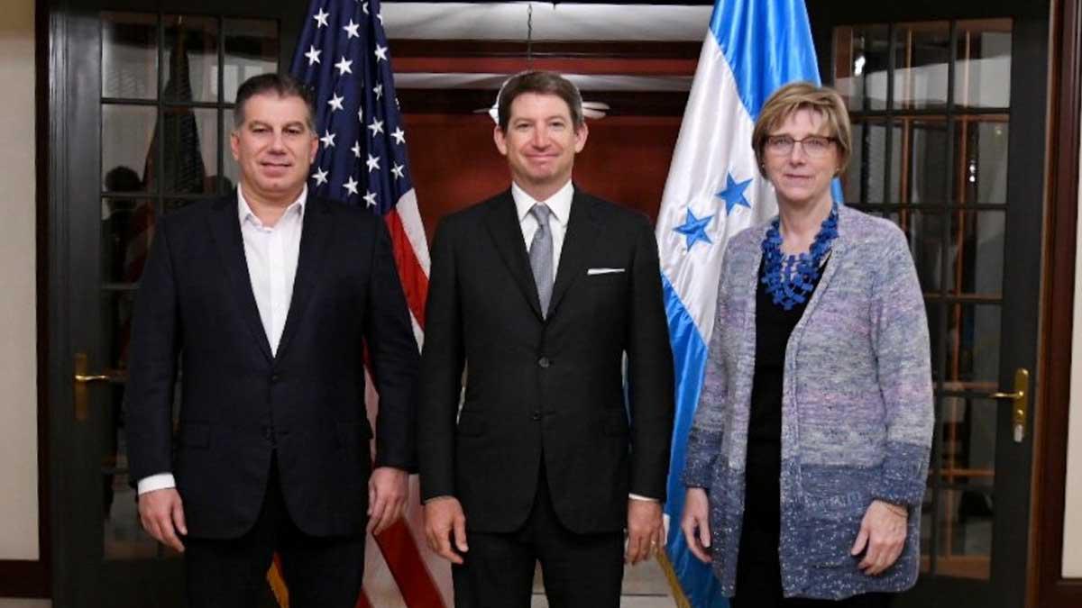 Director de Corporación Financiera de Desarrollo de Estados Unidos llega a Honduras