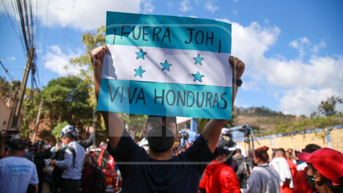 Hondureños celebran en las calles la captura de Juan Orlando Hernández