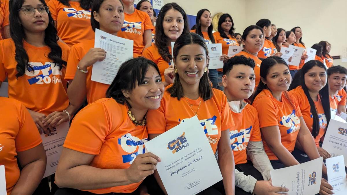 Estudiantes nuevos de OYE.