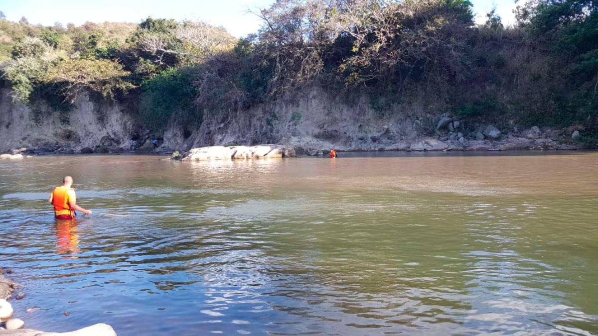 Se lanza al río para tratar de salvar a su hija y se ahogan
