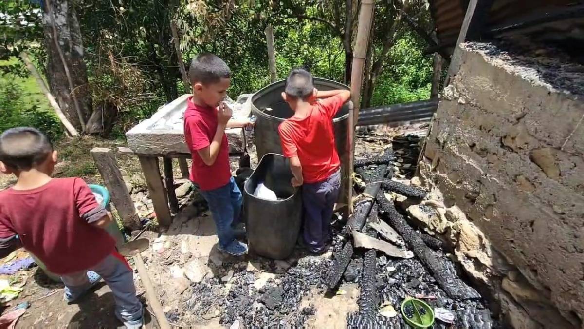Ex marido incendia hogar de madre y 4 hijos en Copán