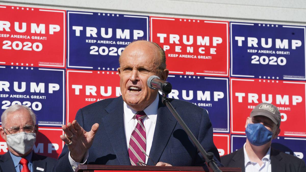 Giuliani estaba “borracho” cuando aconsejó a Trump declararse ganador en elecciones