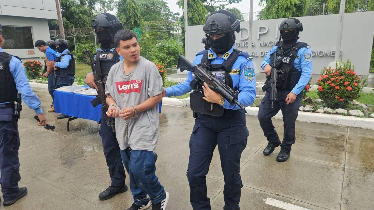 Ready y Chino, supuestos MS-13, son capturados en Choloma; tenían dos AR-15