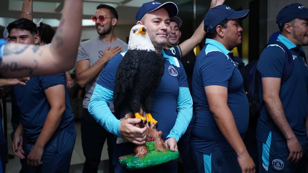 Banderazo: locura de Motagua, Chauder presente, abuelita y show previo a la final