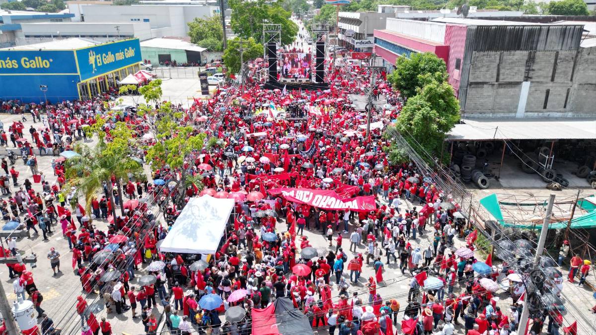 Masiva asistencia de Libre impide recorrido previsto en San Pedro Sula