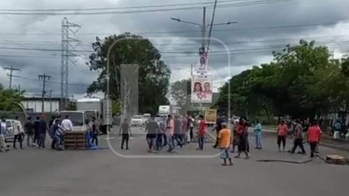 La manifestación generó congestionamiento vehicular por más de dos horas.