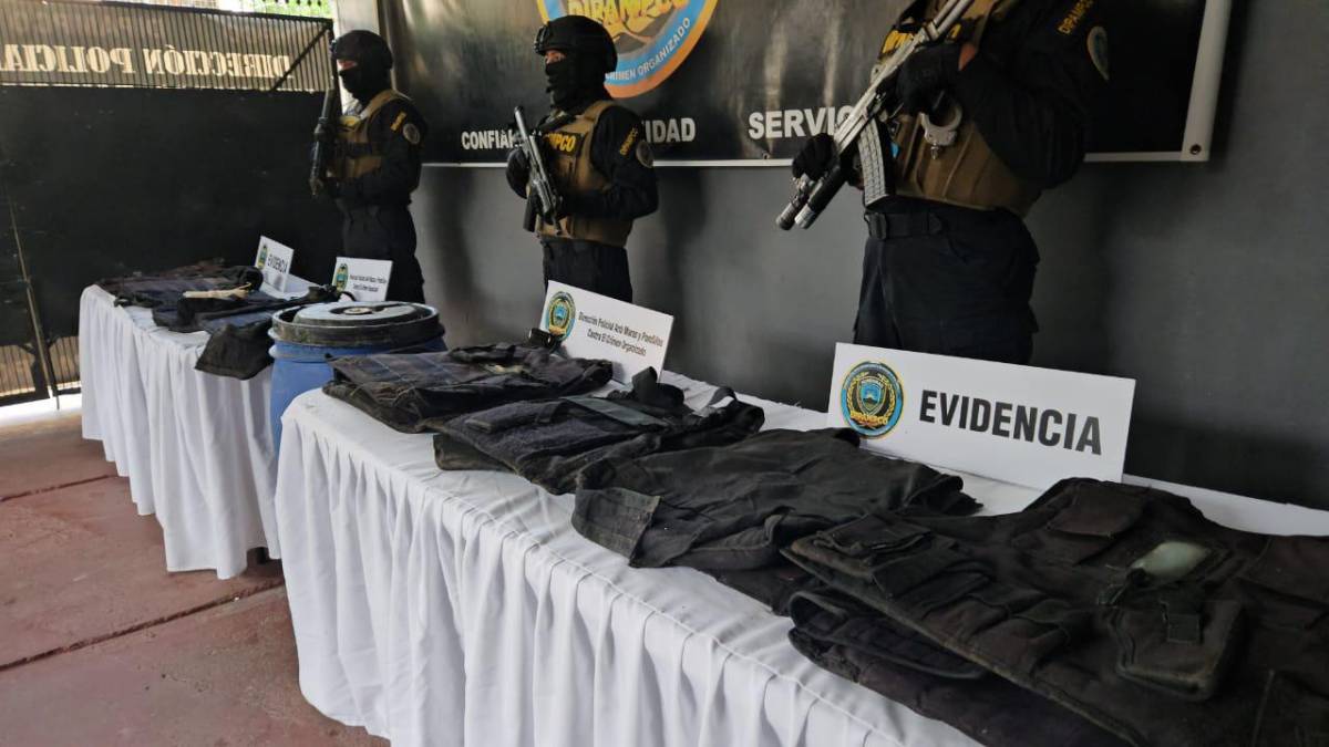 Altar satánico decomisado a la Pandilla 18 en Choloma