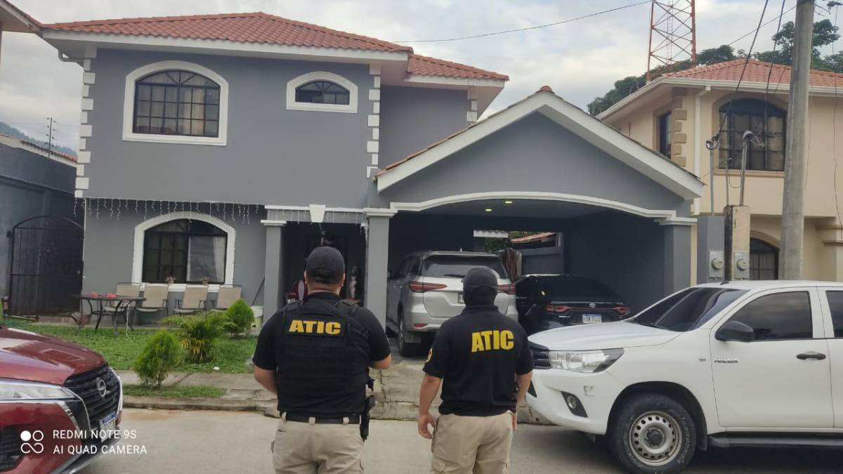 Agentes de la Atic capturaron a la fiscal Sofía Medina y allanaron la vivienda este miércoles en busca de más evidencias sobre el caso.