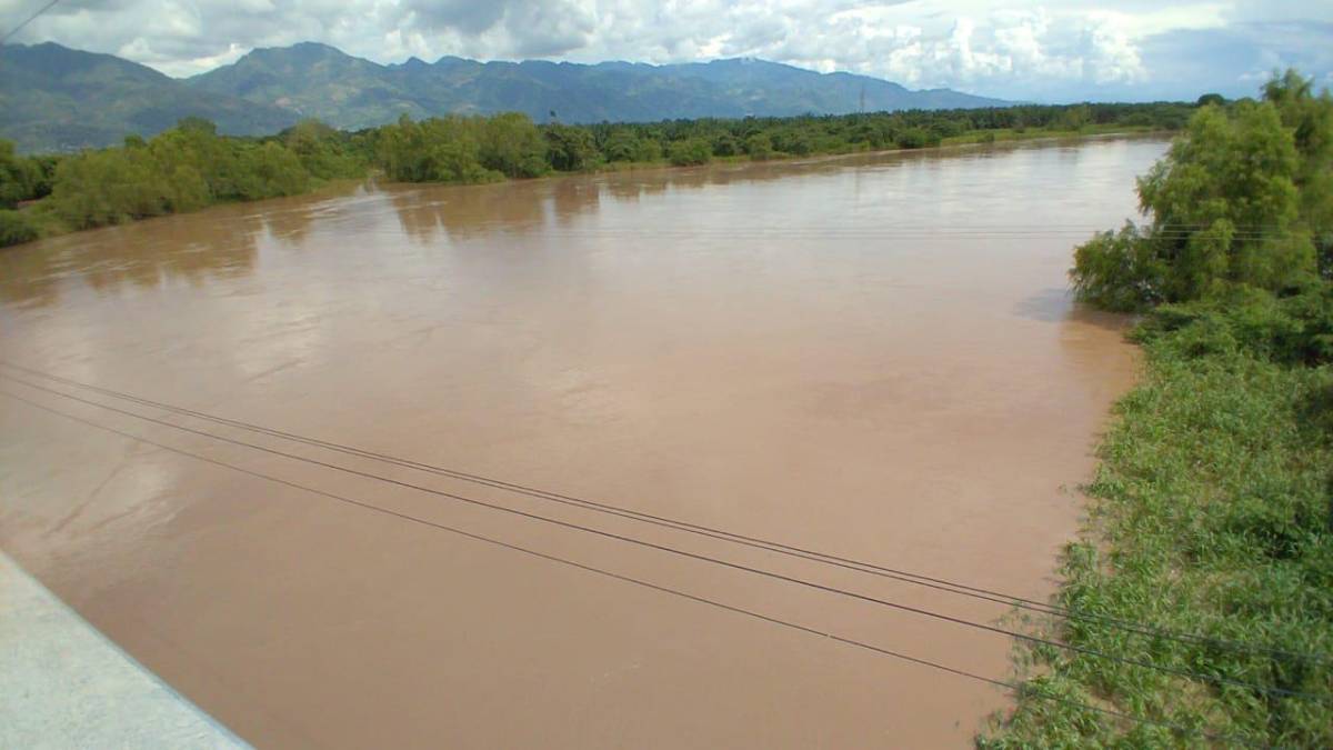 Inundaciones en excampos bananeros; nunca repararon los bordos, denuncian pobladores
