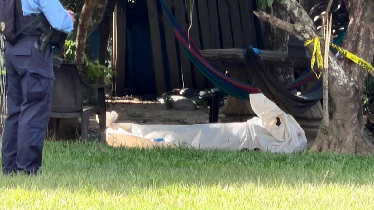 En fotos: Acribillan a dos supuestos miembros de la banda Los Grillos en El Porvenir