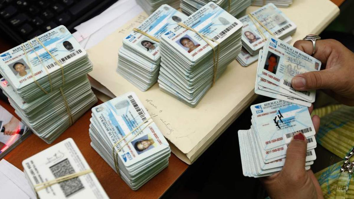 La cédula vieja vuelve a ser válida, pero no para votar