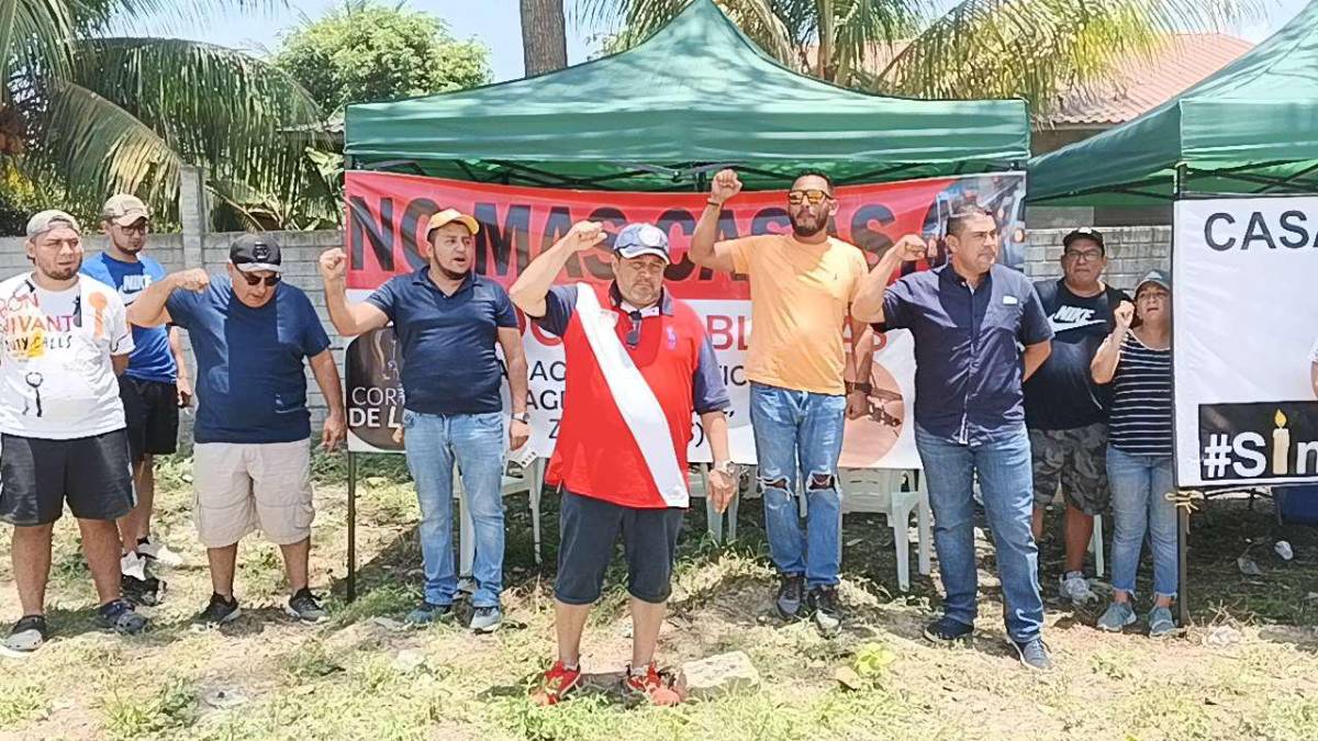 El fin de semana los pobladores protestaron en la zona y ayer afuera de la Enee.