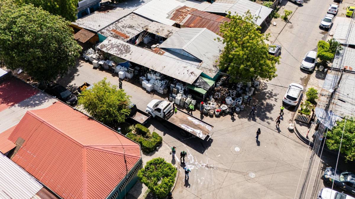 Colocan chachas y decomisan lavadoras en operativo cero chatarra en Satélite y Cabañas