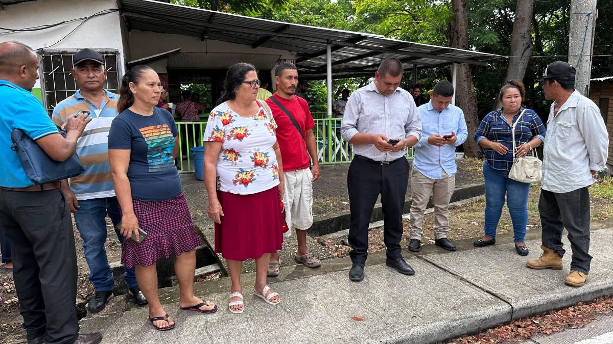 Familiares de las personas desaparecidas.