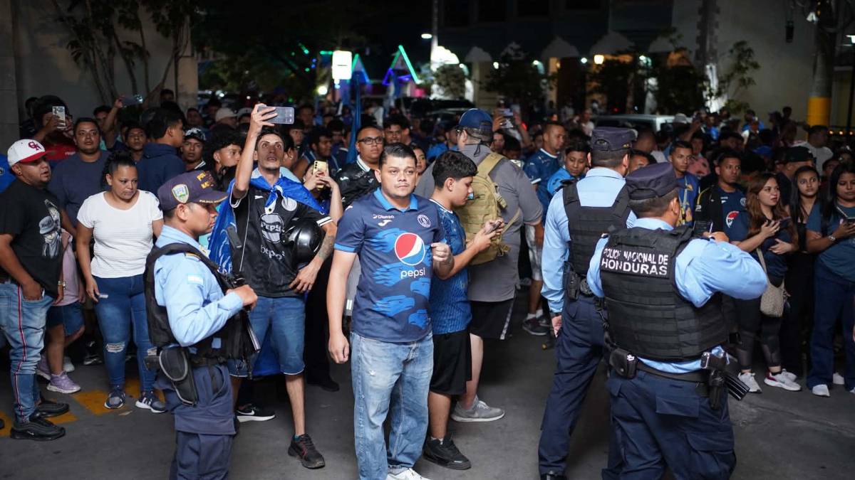 Banderazo: locura de Motagua, Chauder presente, abuelita y show previo a la final