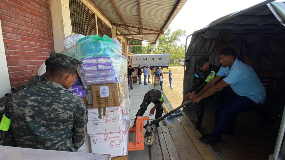 Activan centro de acopio en La Ceiba para medicinas para Roatán