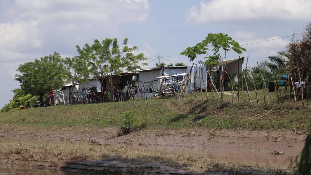 “¡Ayuda! Queremos comida y agua”: Así viven los atrapados por lluvias en Choloma