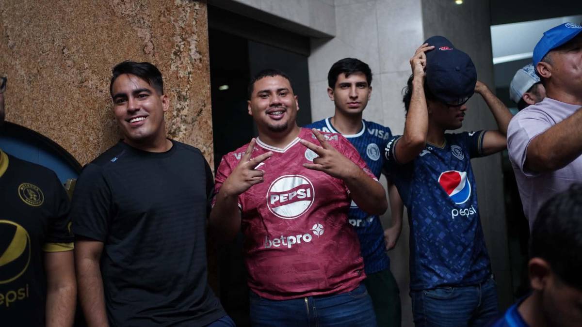 Banderazo: locura de Motagua, Chauder presente, abuelita y show previo a la final