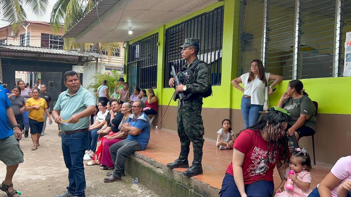 En Dos Caminos piden a las autoridades reparar las calles: Nos tienen abandonados
