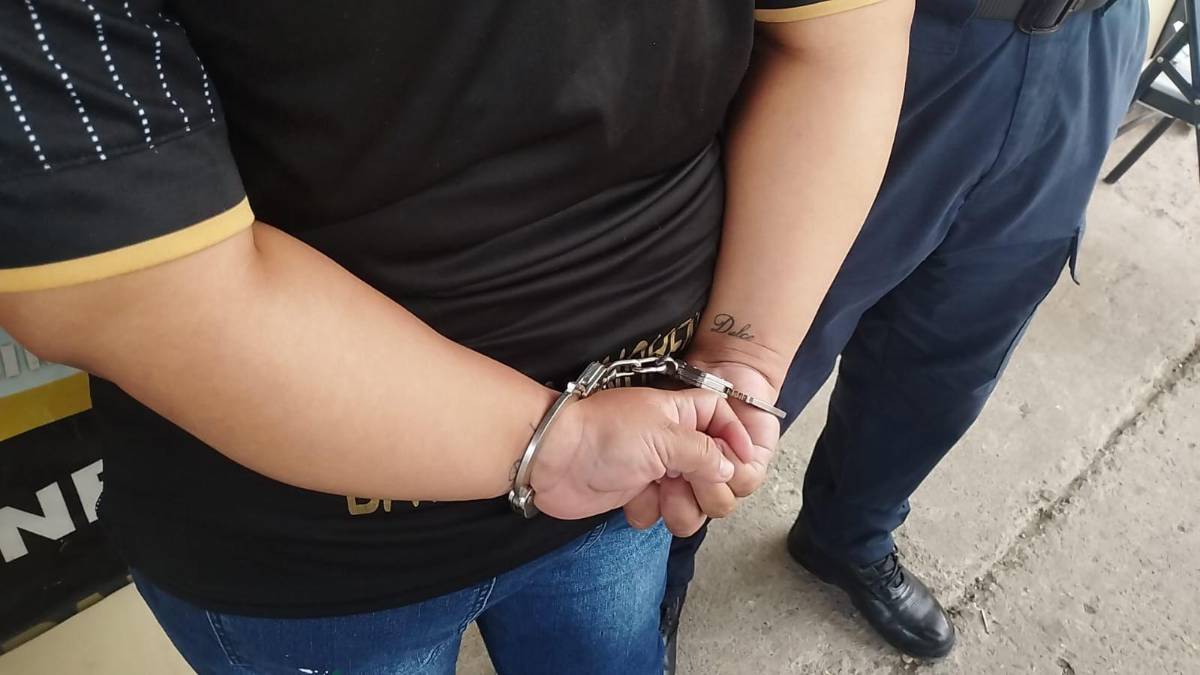 Capturan a el “Chiqui Riqui” y “La Gorda” de la Pandilla 18 por tráfico de drogas