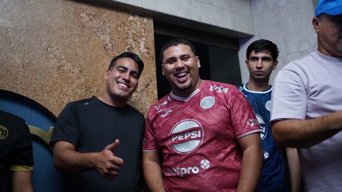 Banderazo: locura de Motagua, Chauder presente, abuelita y show previo a la final