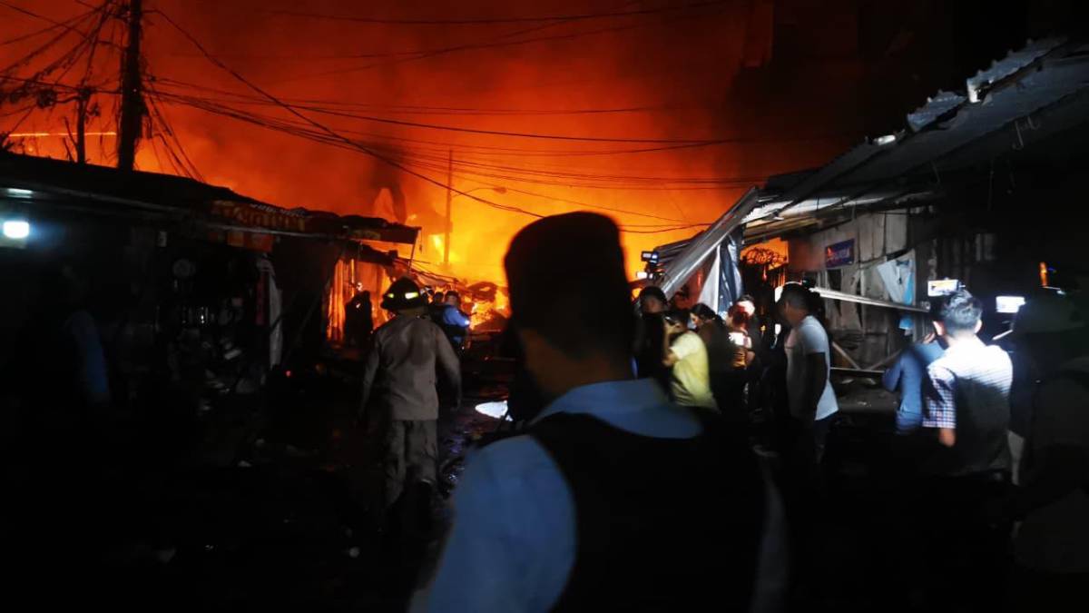 Lágrimas y gritos estremecen el mercado Medina tras cuantiosas pérdidas