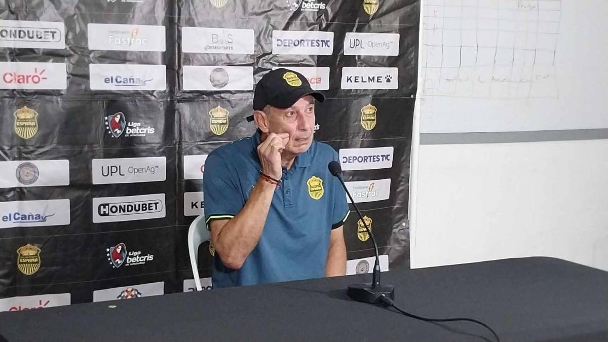 Miguel Falero en conferencia de prensa previo al clásico ante el Olimpia.