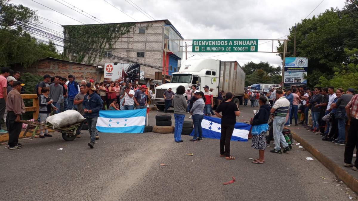 Pobladores protestan por constantes apagones en Ocotepeque