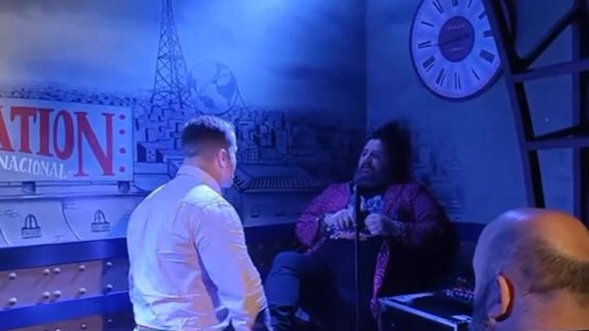 Un padre enfurecido agrede al humorista Jaime Caravaca en pleno escenario