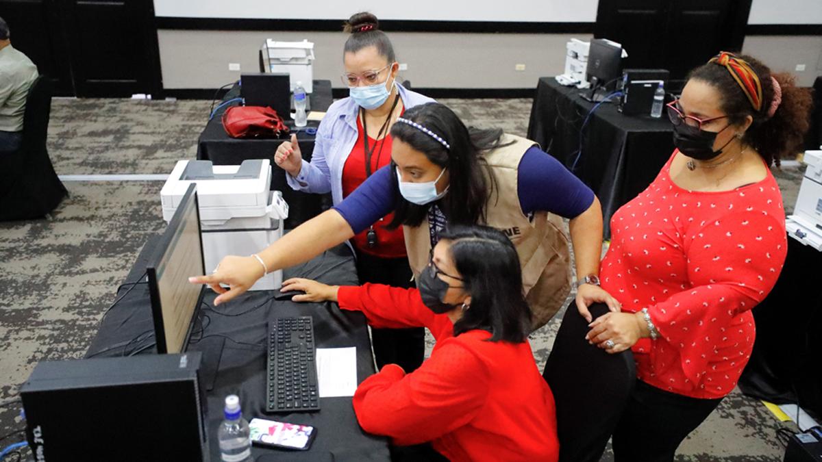 CNE explica por qué hoy no se transmitirán más actas de resultados