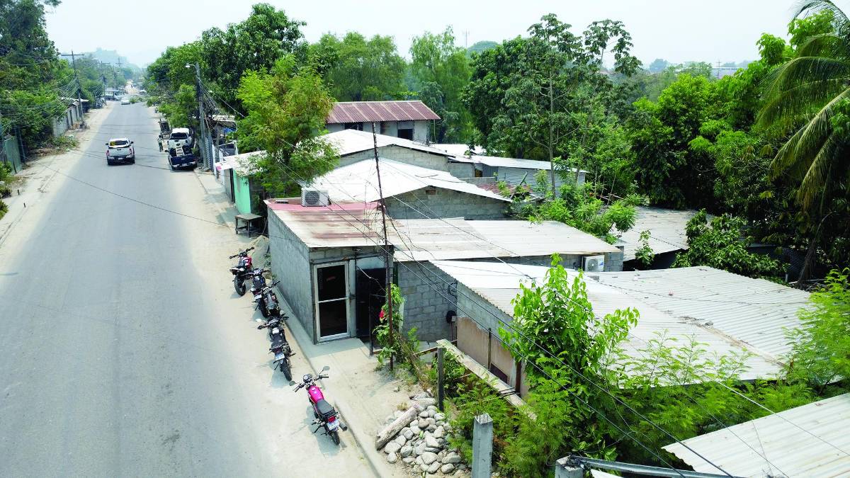 Hasta tres y cuatro aires acondicionados por casa se pueden observar en los bordos de SPS.
