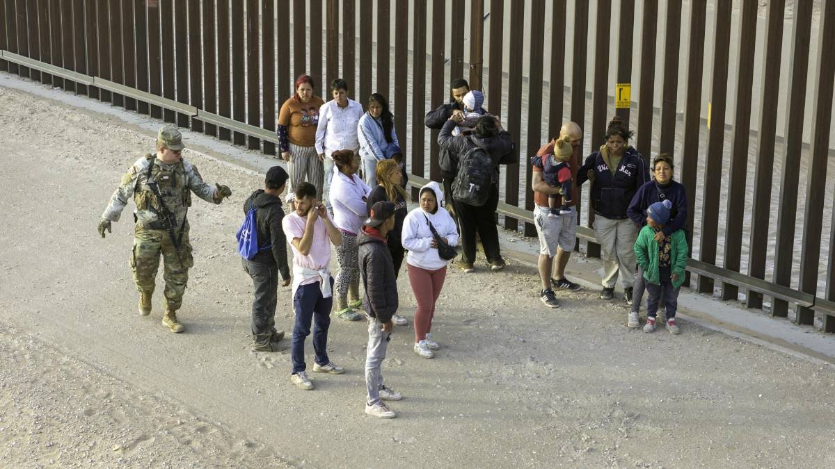 Urgen a residentes de Texas a conocer y defender sus derechos ante drástica ley migratoria