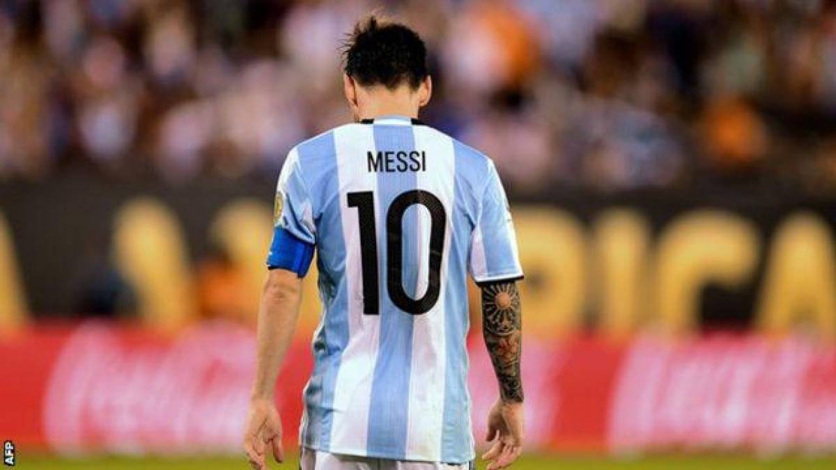 En todos los medios de comunicación se hablaba <b>de “Messi y sus amigos” </b>y los señalaban como responsables de que Argentina no volviera a tener el protagonismo de antes, <b>no pudiera alcanzar los títulos.</b>