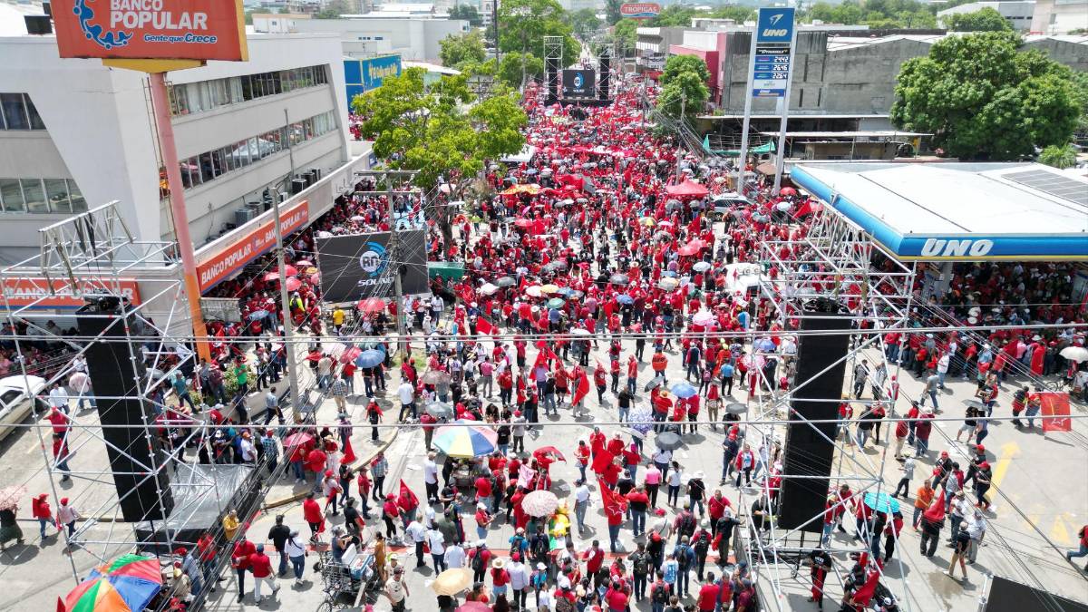 Masiva asistencia de Libre impide recorrido previsto en San Pedro Sula