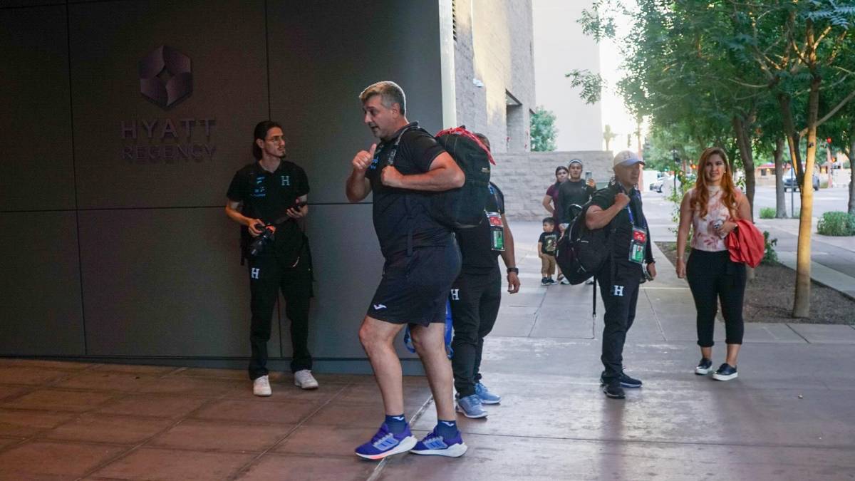 Diego Vázquez no atendió a los medios de comunicación.