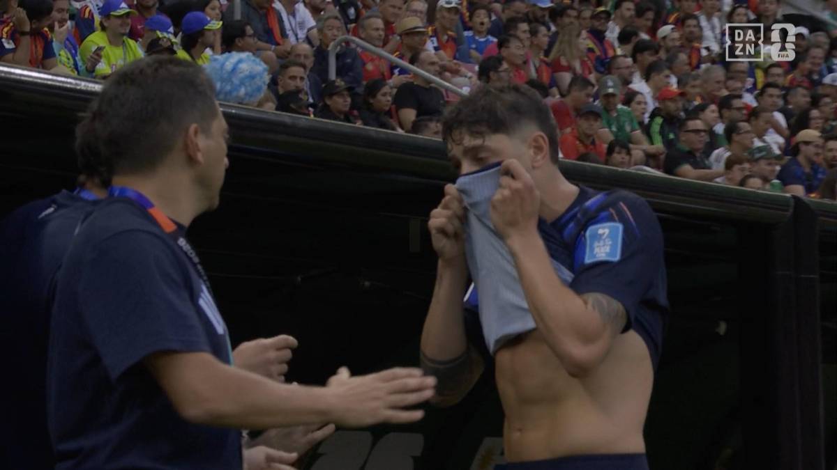 Enfado de Valverde, encaran al árbitro y señalan culpable tras eliminación de Uruguay