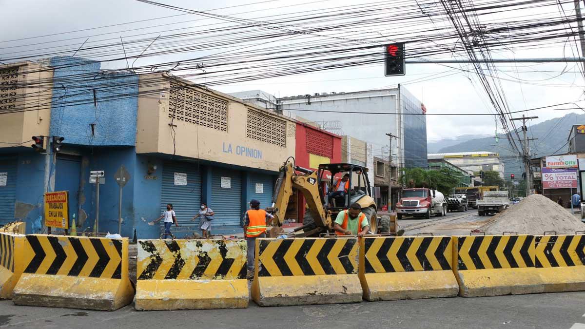  Infraestructura Municipal reportó que había que hacerlo, Igual, sino se hace, tampoco podrá pasar el desfile porque está dañado el colector