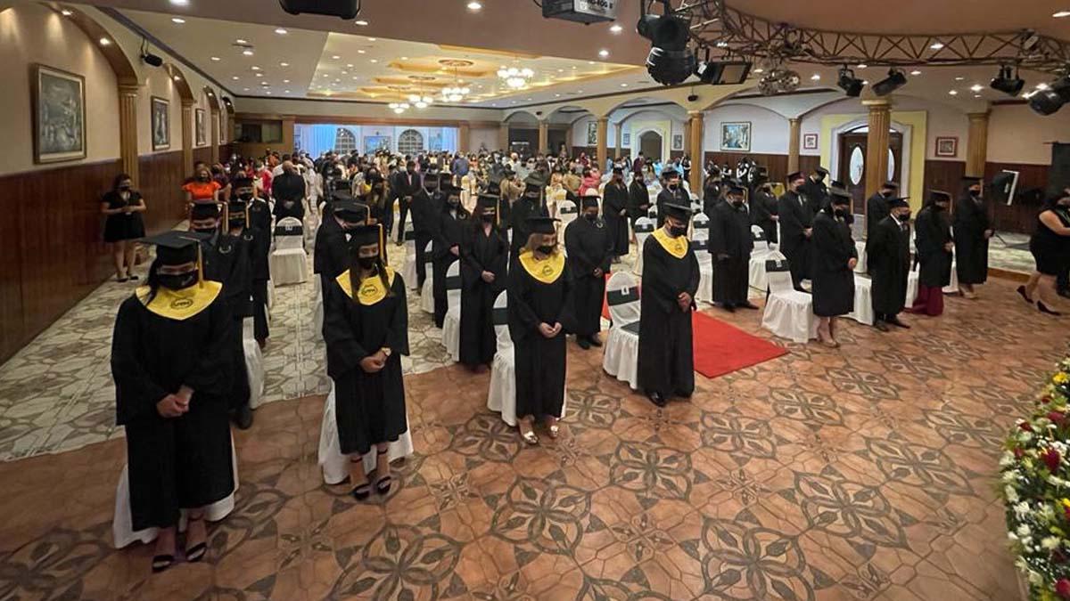 Graduación de campus Siguatepeque.