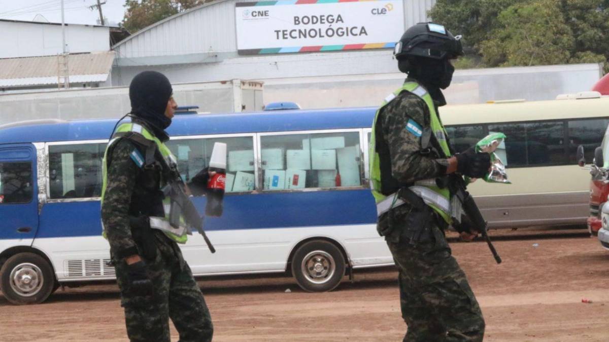 ¿Qué NO pueden hacer militares y policías en el 30-N y durante el proceso electoral?