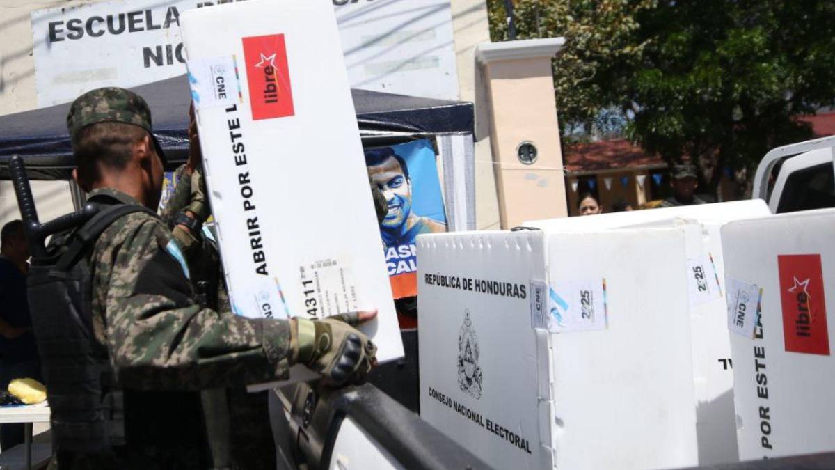 ¿Qué NO pueden hacer militares y policías en el 30-N y durante el proceso electoral?