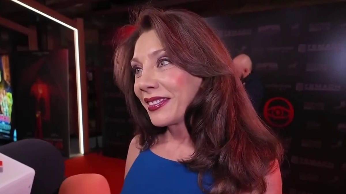 Cynthia Klitbo responde a las críticas por salir con un hombre 30 años menor
