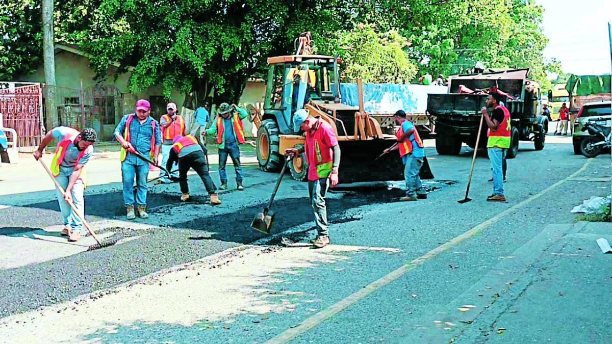 Reparan la CA-13, entramo de El Progreso a Tela