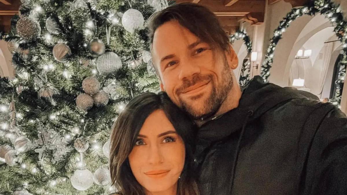 El cantante Caleb Shomo se declara gay tras 14 años de matrimonio