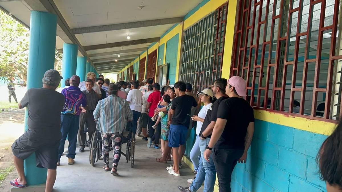 Los jóvenes comienzan a votar y marcan presencia en las urnas