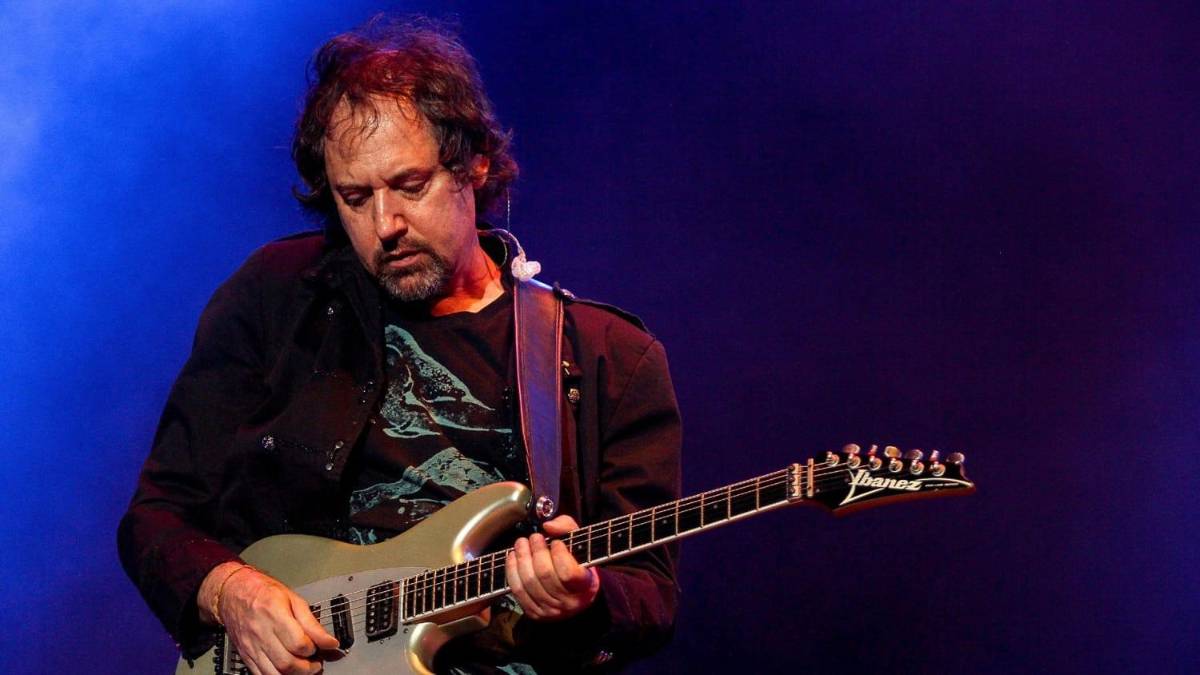 Exguitarrista de Caifanes permanece en coma tras sufrir derrame cerebral