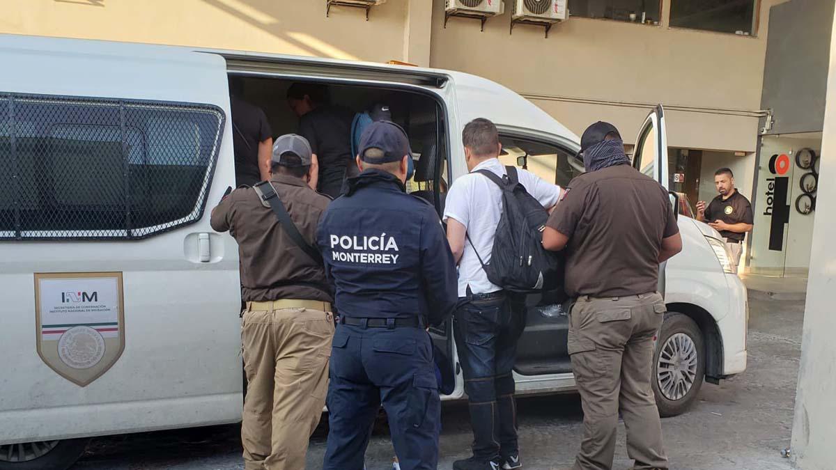 Liberan a 72 migrantes, entre ellos hondureños, hacinados en hotel de México