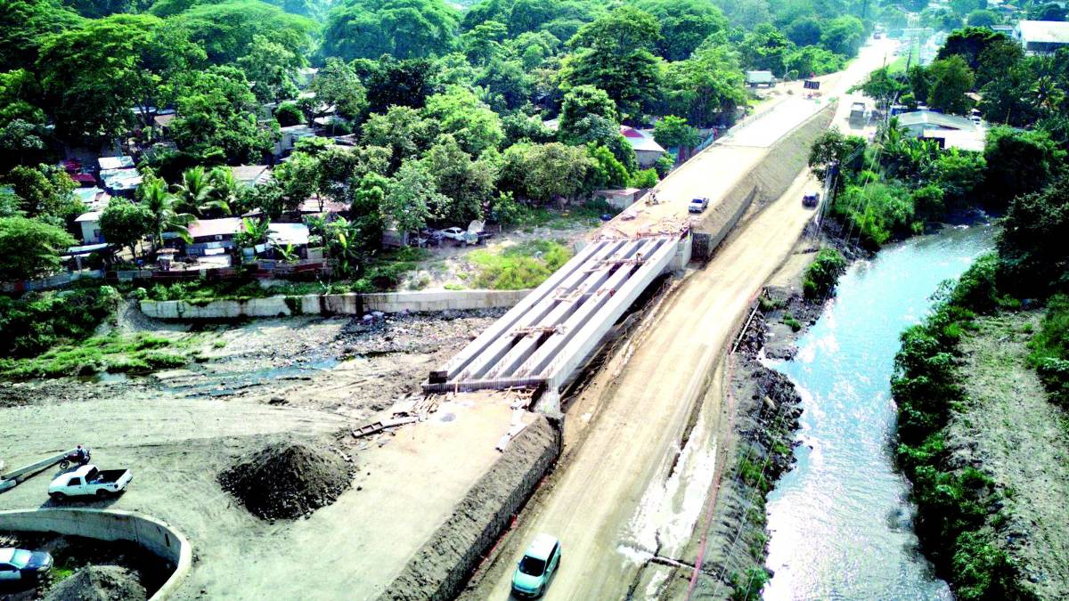 Puente a Jucutuma estará listo en el primer semestre del próximo año