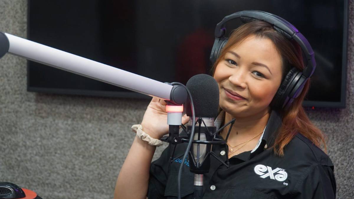 Arely Alegría, locutora de Exa.