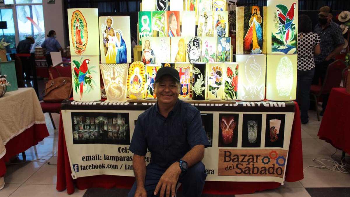 Desde café de las regiones de copan hasta ropa y calzado lenca pueden encontrar los visitantes en el Bazar del Sábado en Expocentro.